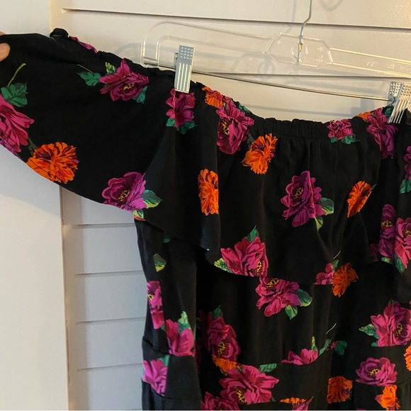 Torrid Pantsuit Romper Off the Shoulder Black Floral Bohemian Summer Size 3 - Picture 5 of 8